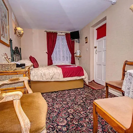 Number One Guesthouse Dover Esterno foto