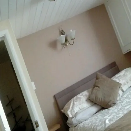Number One Guesthouse Dover Esterno foto